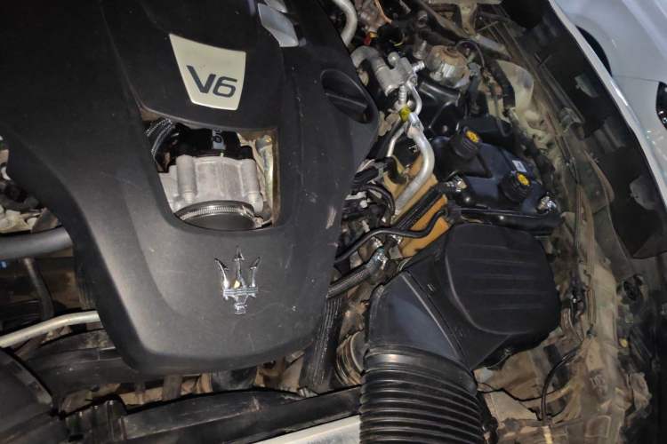 Used Maserati Levante 2016 3.0T Standard Edition Engine Bay Left
