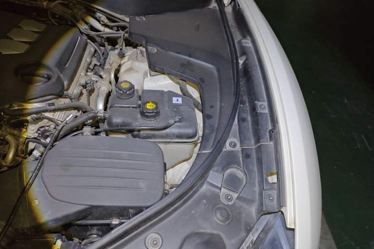 Used Maserati Levante 2016 3.0T Standard Edition Engine Bay Left