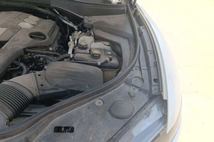 Used Maserati Levante 2016 3.0T Standard Edition Engine Bay Left