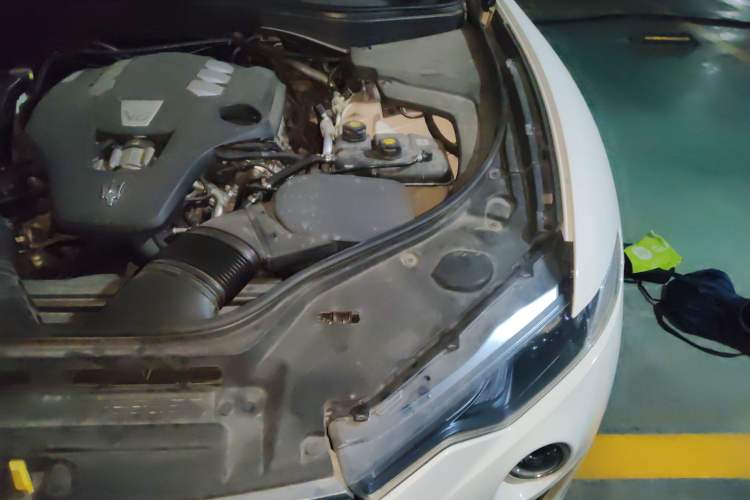 Used Maserati Levante 2016 3.0T Standard Edition Engine Bay Left