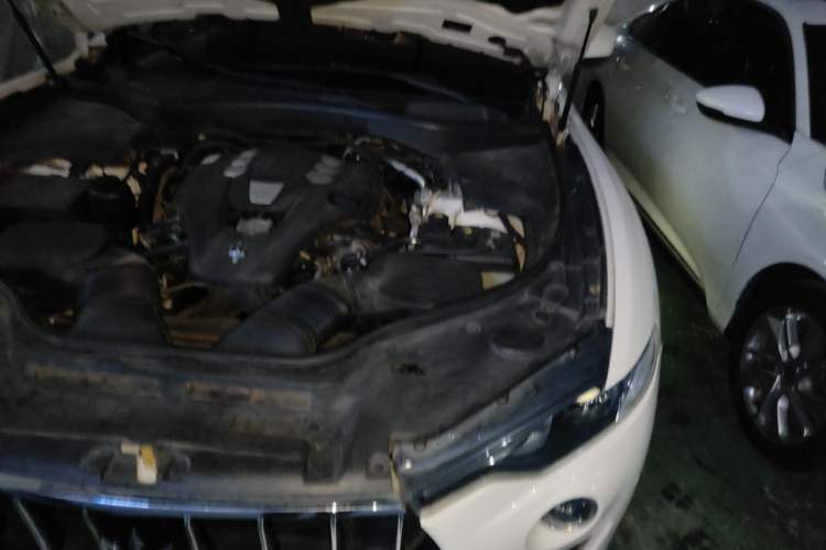 Used Maserati Levante 2016 3.0T Standard Edition Engine Bay Left