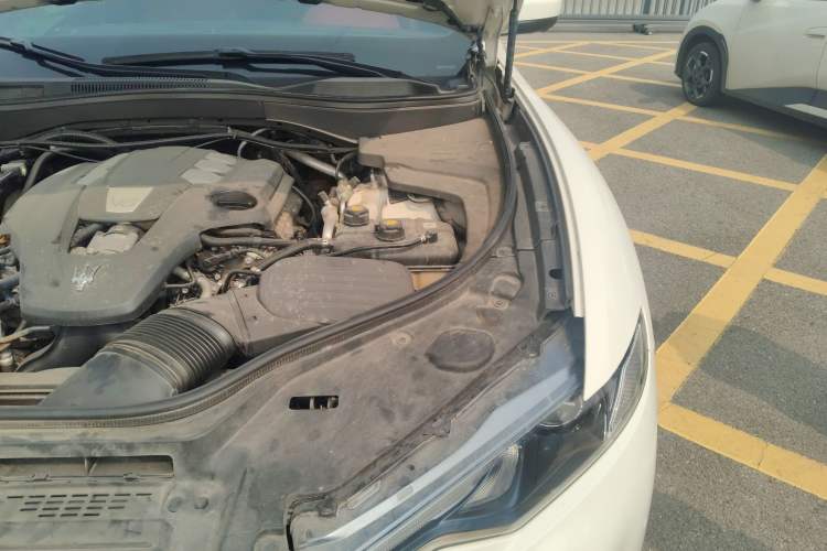Used Maserati Levante 2016 3.0T Standard Edition Engine Bay Left