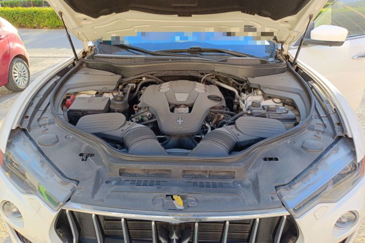 Used Maserati Levante  Engine Bay