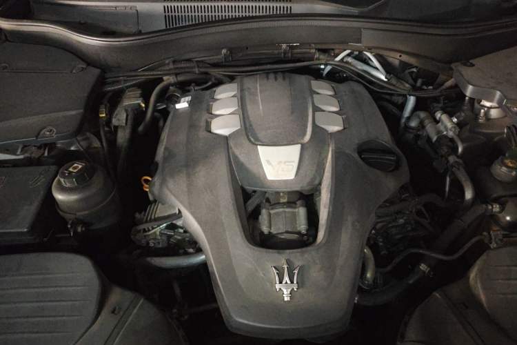 Used Maserati Levante 2016 3.0T Standard Edition Engine Bay