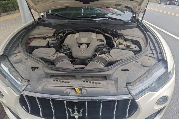Used Maserati Levante 2016 3.0T Standard Edition Engine Bay