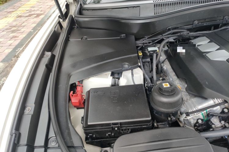 Used Maserati Levante 2016 3.0T Standard Edition Engine Bay Right