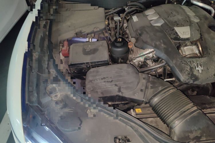 Used Maserati Levante 2016 3.0T Standard Edition Engine Bay Right
