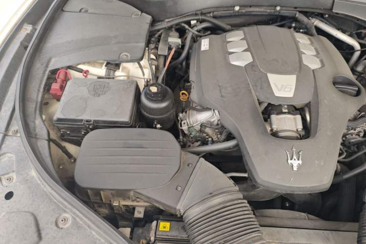 Used Maserati Levante 2016 3.0T Standard Edition Engine Bay Right