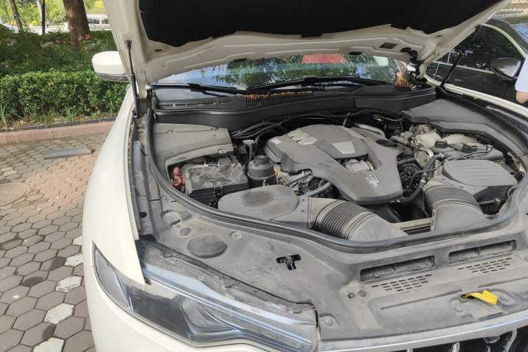 Used Maserati Levante 2016 3.0T Standard Edition Engine Bay Right