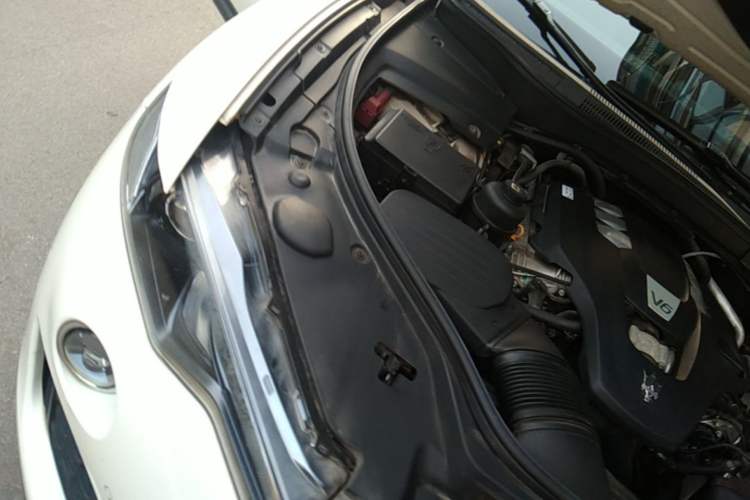Used Maserati Levante 2016 3.0T Standard Edition Engine Bay Right