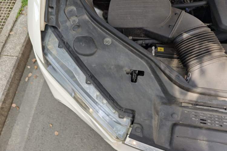 Used Maserati Levante 2016 3.0T Standard Edition Engine Bay Right