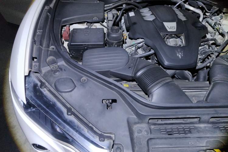 Used Maserati Levante 2016 3.0T Standard Edition Engine Bay Right