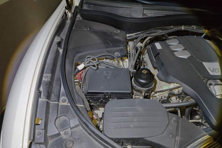 Used Maserati Levante 2016 3.0T Standard Edition Engine Bay Right