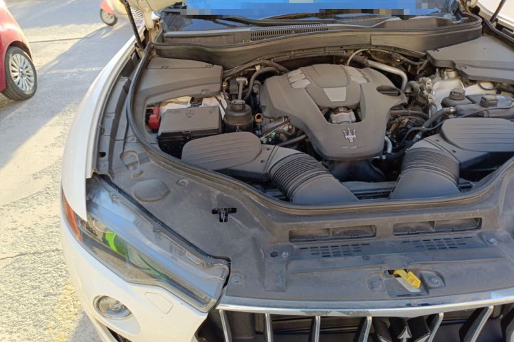 Used Maserati Levante  Engine Bay Right