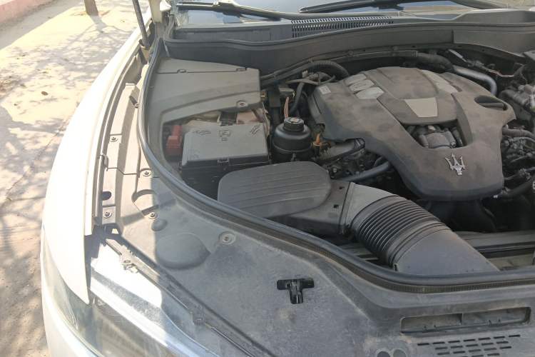 Used Maserati Levante 2016 3.0T Standard Edition Engine Bay Right