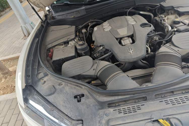 Used Maserati Levante 2016 3.0T Standard Edition Engine Bay Right