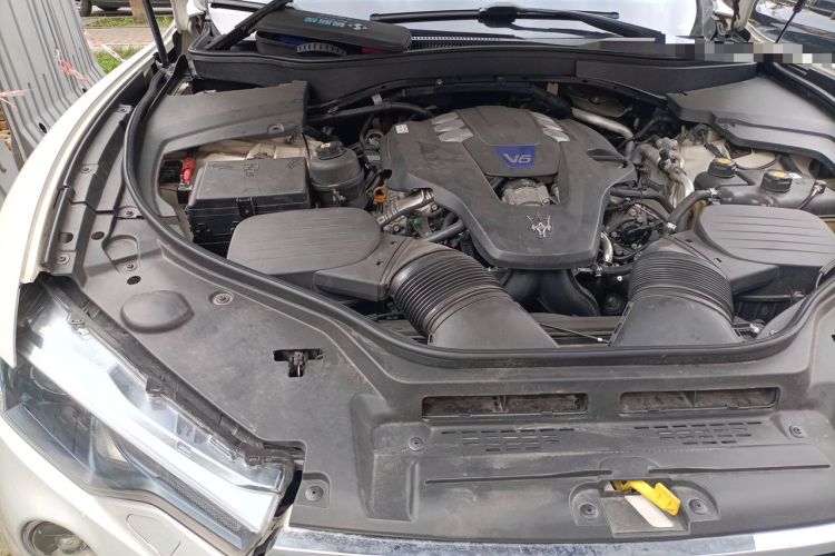 Used Maserati Levante 2016 3.0T S Standard Model Engine Bay Right