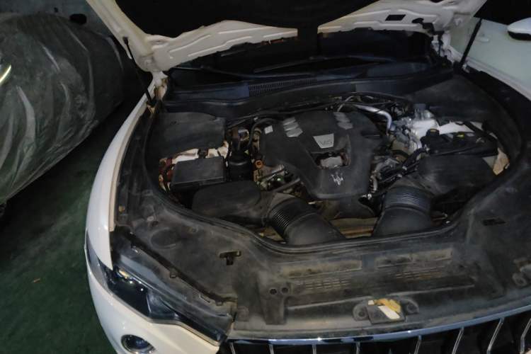 Used Maserati Levante 2016 3.0T Standard Edition Engine Bay Right