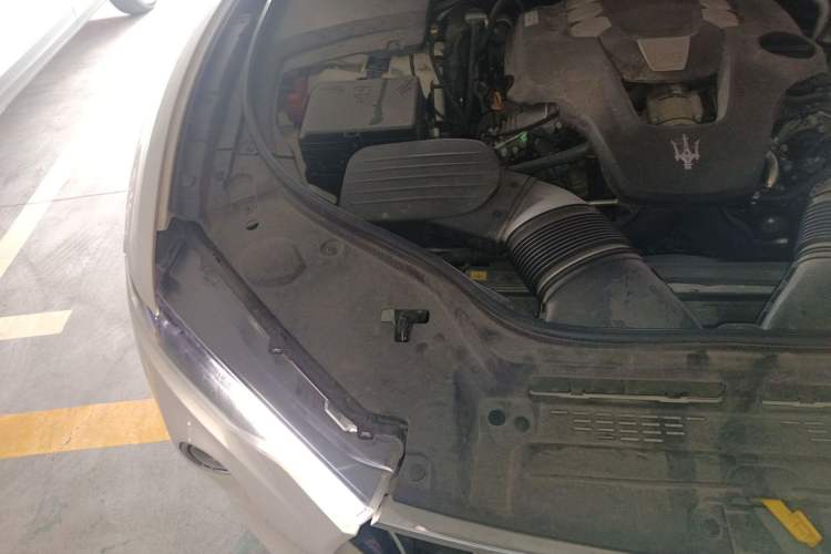 Used Maserati Levante 2016 3.0T Standard Edition Engine Bay Right