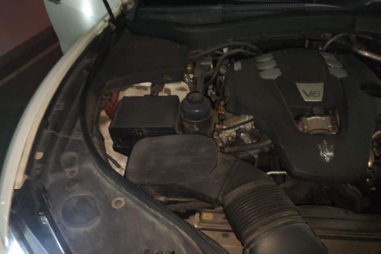 Used Maserati Levante 2016 3.0T Standard Edition Engine Bay Right