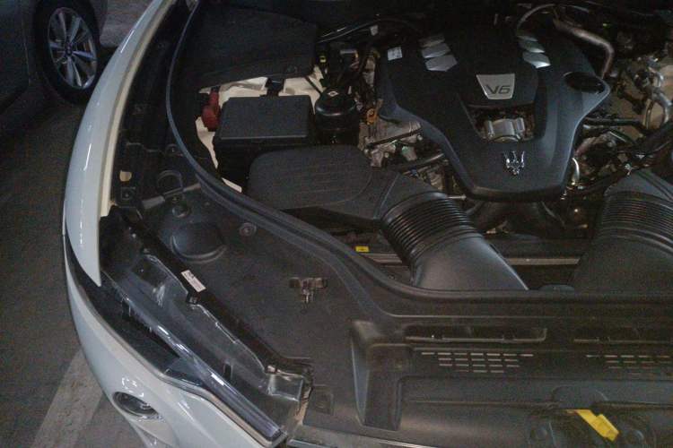 Used Maserati Levante 2016 3.0T Standard Edition Engine Bay Right