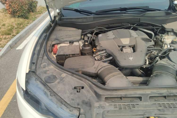 Used Maserati Levante 2016 3.0T Standard Edition Engine Bay Right