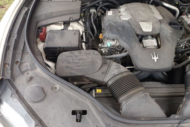 Used Maserati Levante 2016 3.0T Standard Edition Engine Bay Right