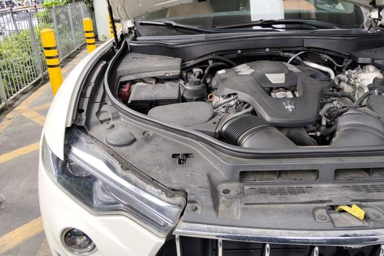 Used Maserati Levante 2016 3.0T Standard Edition Engine Bay Right