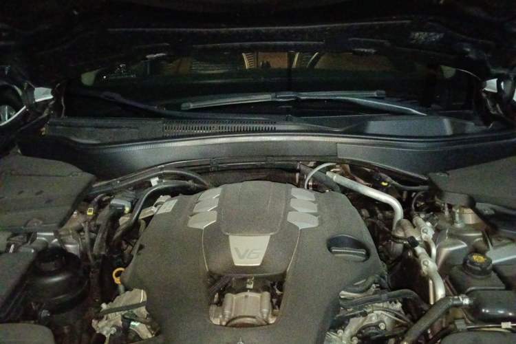 Used Maserati Levante 2016 3.0T Standard Edition Engine Bay