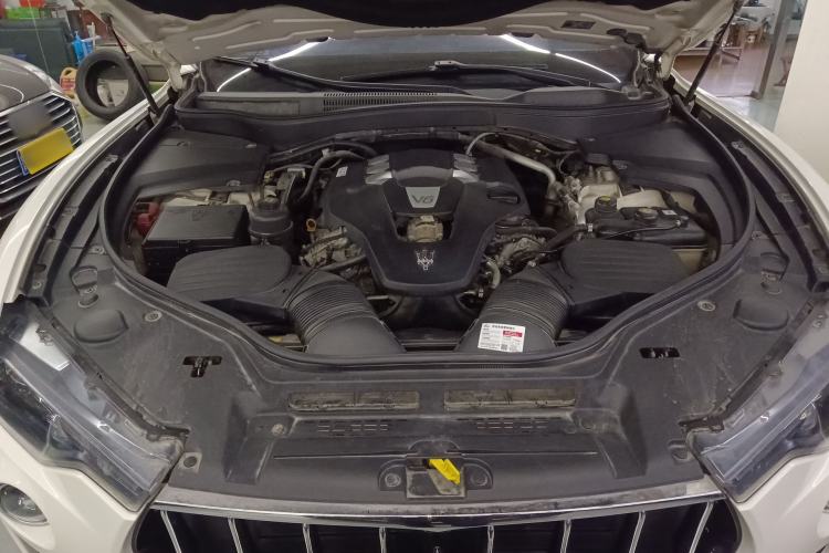 Used Maserati Levante 2016 3.0T Standard Edition Engine Bay