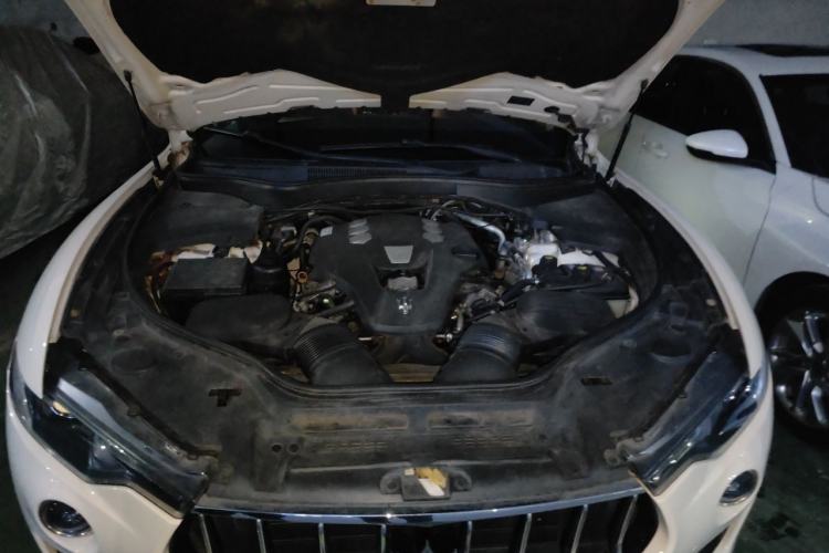 Used Maserati Levante 2016 3.0T Standard Edition Engine Bay