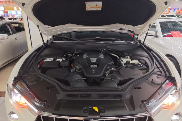 Used Maserati Levante 2016 3.0T Standard Edition Engine Bay