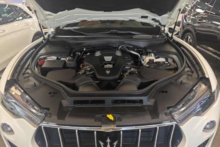 Used Maserati Levante 2016 3.0T Standard Edition Engine Bay