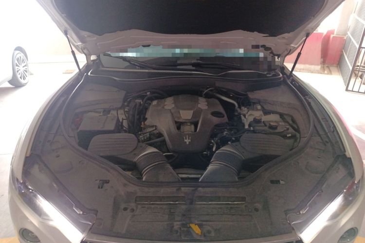 Used Maserati Levante 2016 3.0T Standard Edition Engine Bay