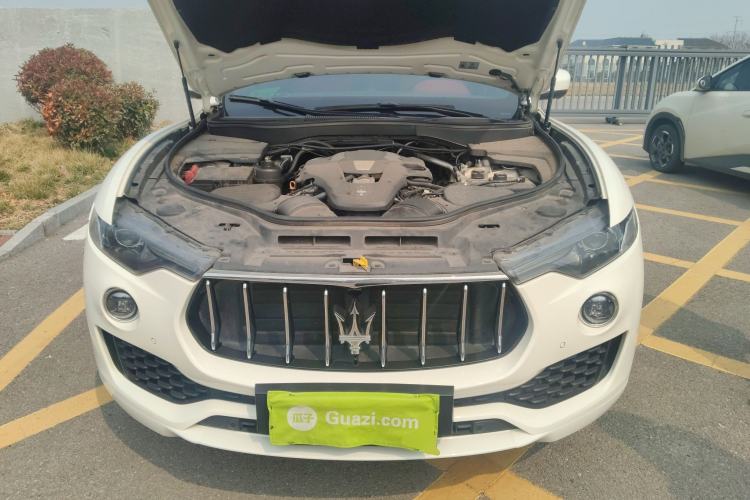 Used Maserati Levante 2016 3.0T Standard Edition Engine Bay