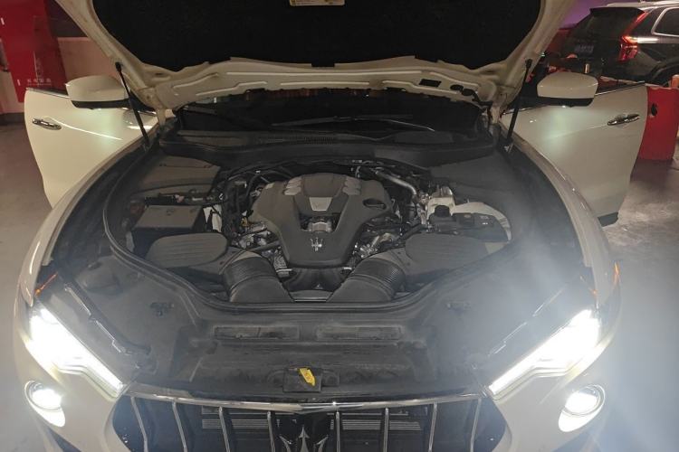 Used Maserati Levante 2016 3.0T Standard Edition Engine Bay