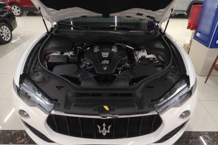 Used Maserati Levante 2016 3.0T Standard Edition Engine Bay