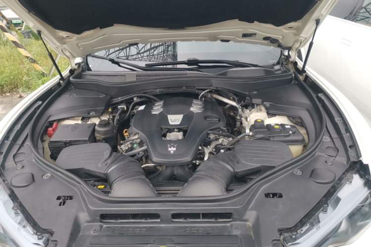 Used Maserati Levante 2016 3.0T Standard Edition Engine Bay