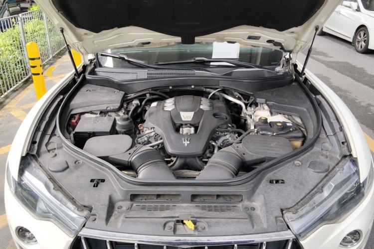 Used Maserati Levante 2016 3.0T Standard Edition Engine Bay