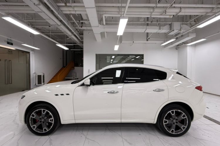 Used Maserati Levante 2016 3.0T Standard Edition Exterior 4