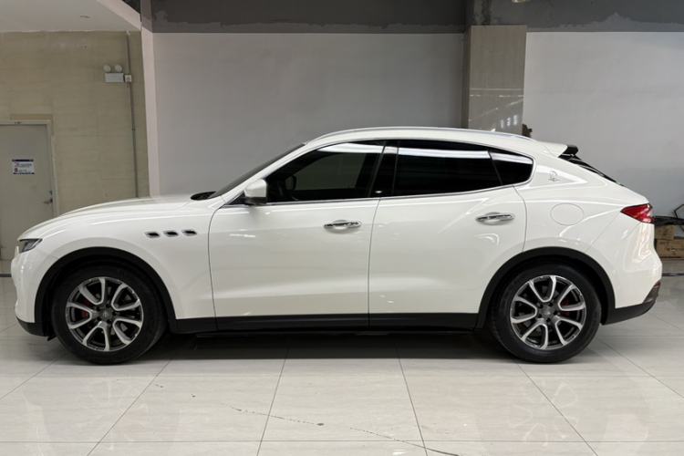 Used Maserati Levante 2016 3.0T Standard Edition Exterior 5