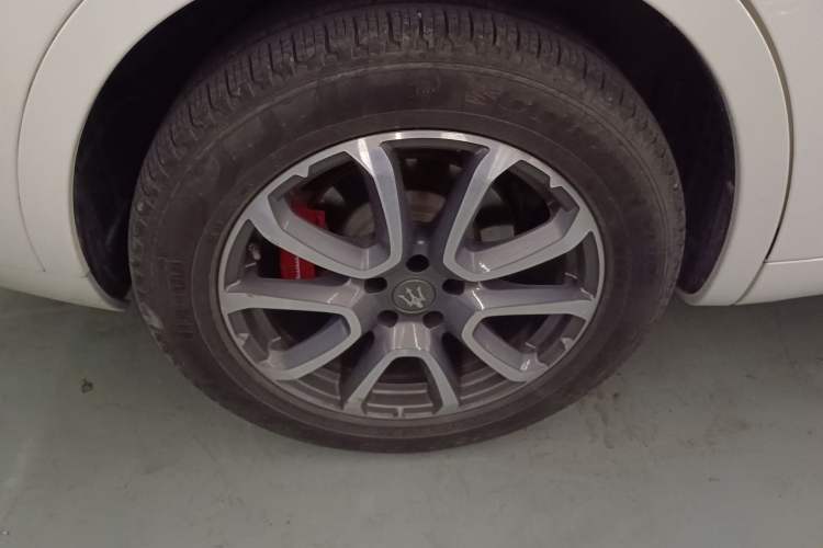 Used Maserati Levante 2016 3.0T Standard Edition Exterior 5