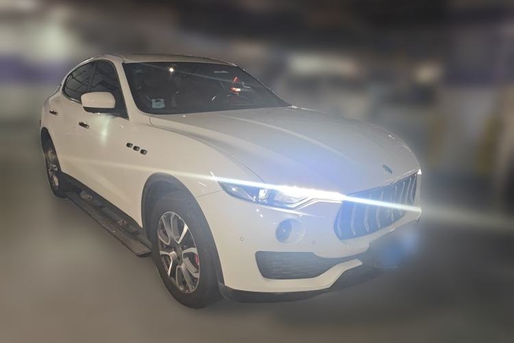 Used Maserati Levante 2016 3.0T Standard Edition Front Right 45 Deg
