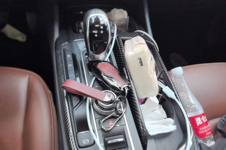 Used Maserati Levante 2016 3.0T Standard Edition Gear Lever