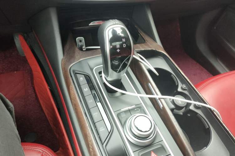 Used Maserati Levante 2016 3.0T Standard Edition Gear Lever