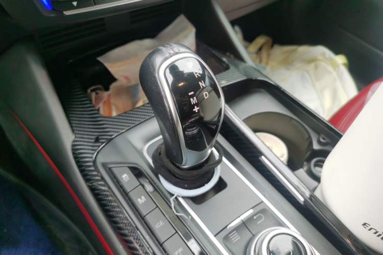 Used Maserati Levante 2016 3.0T Standard Edition Gear Lever