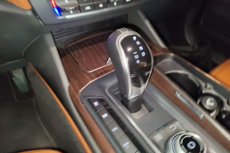 Used Maserati Levante 2016 3.0T Standard Edition Gear Lever