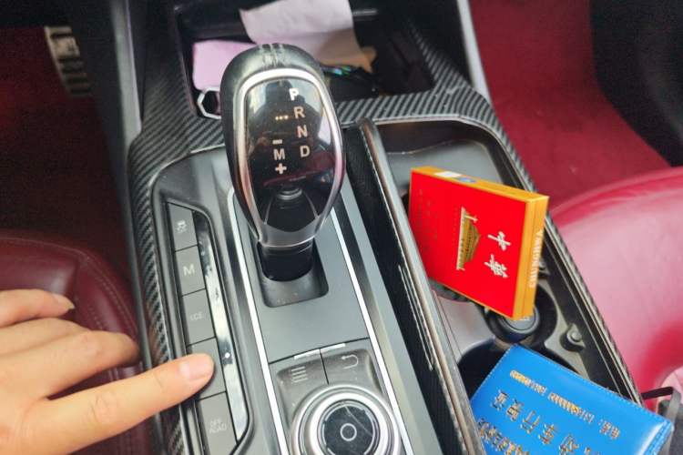 Used Maserati Levante 2016 3.0T Standard Edition Gear Lever