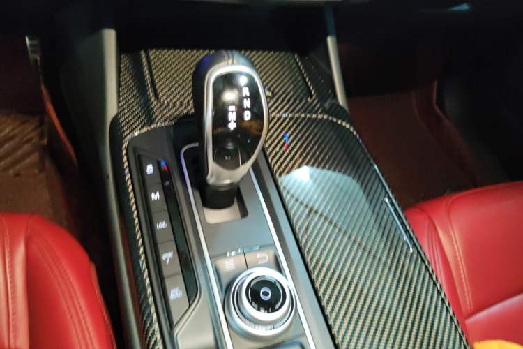 Used Maserati Levante 2016 3.0T Standard Edition Gear Lever