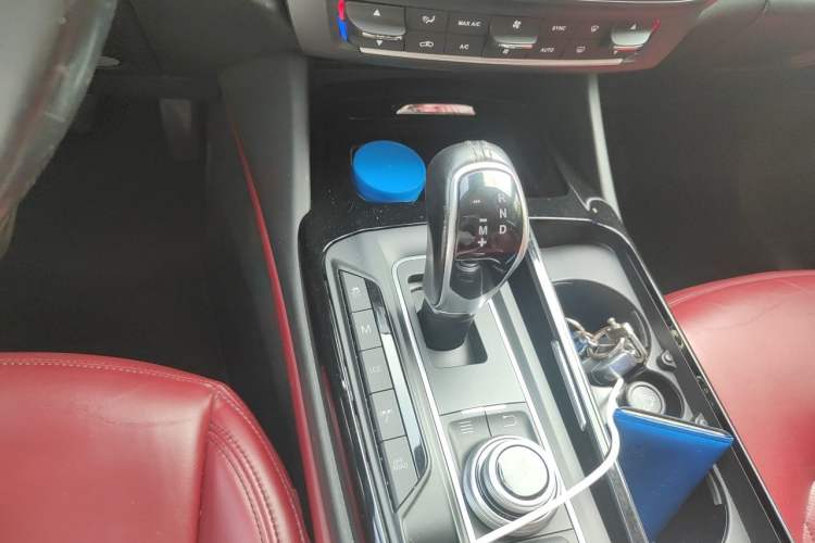 Used Maserati Levante 2016 3.0T Standard Edition Gear Lever